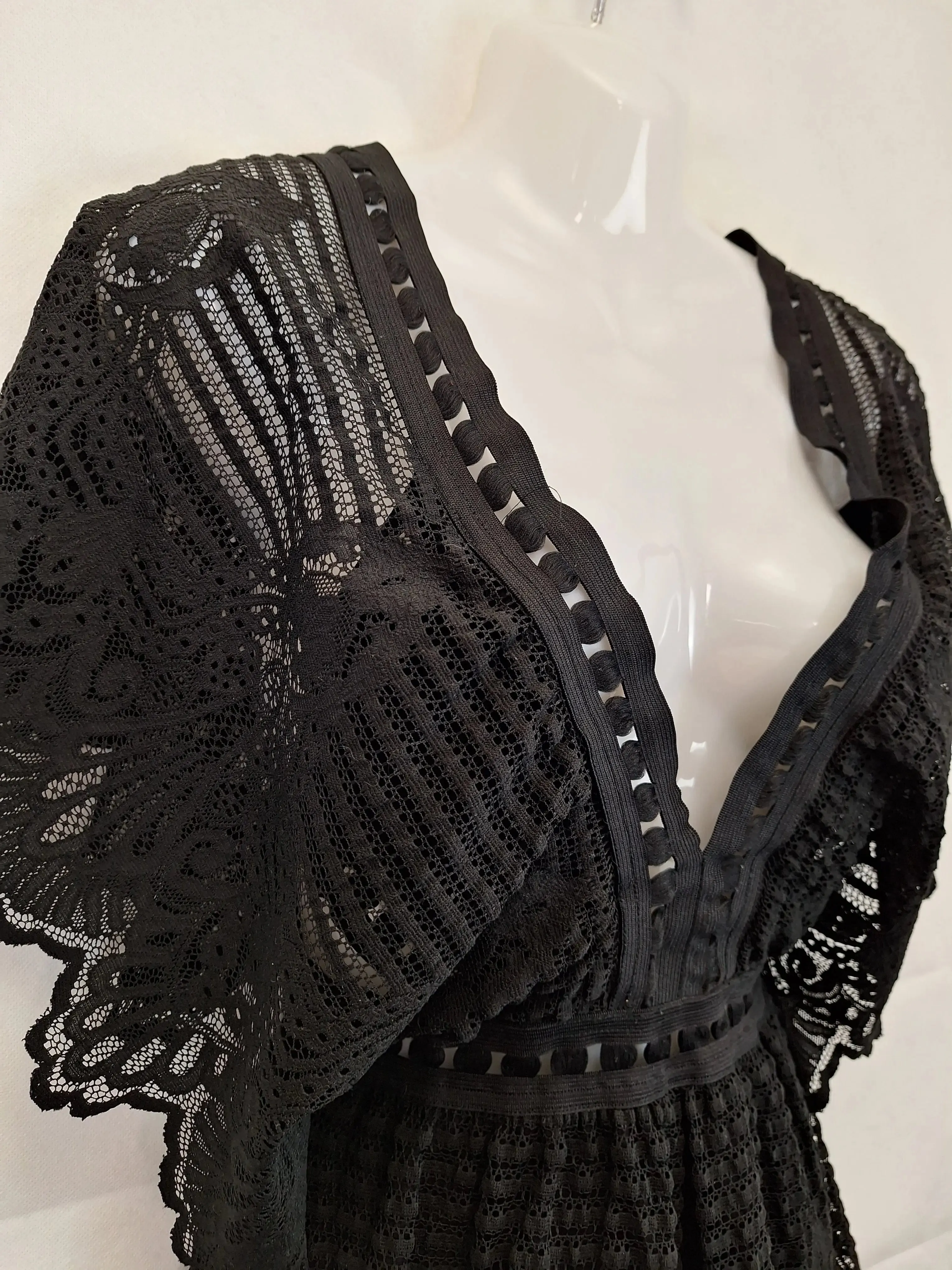 Alice Mccall Cocktail Lacey V Neck Playsuit Size 6