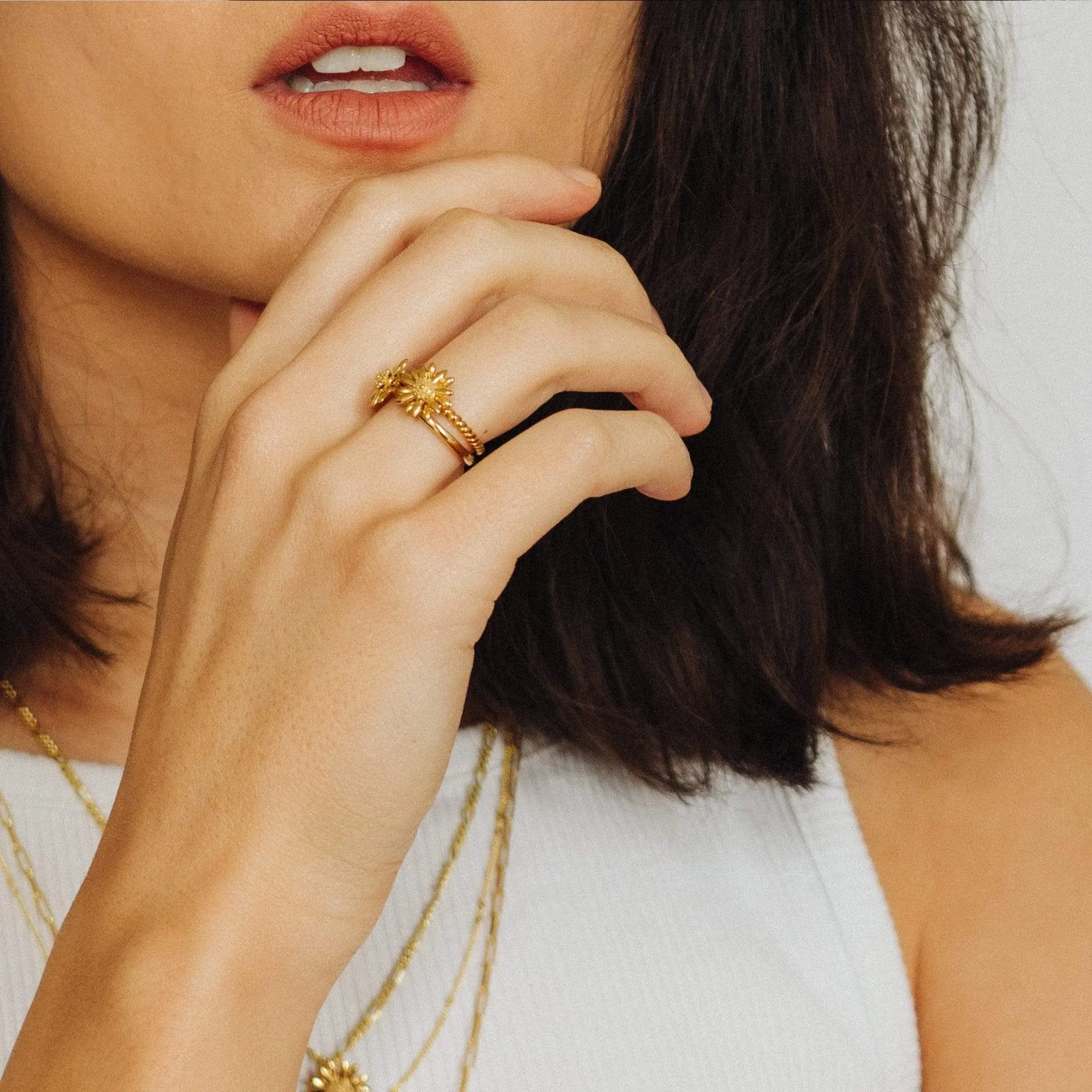 English Daisy Rope Ring 18ct Gold Plate