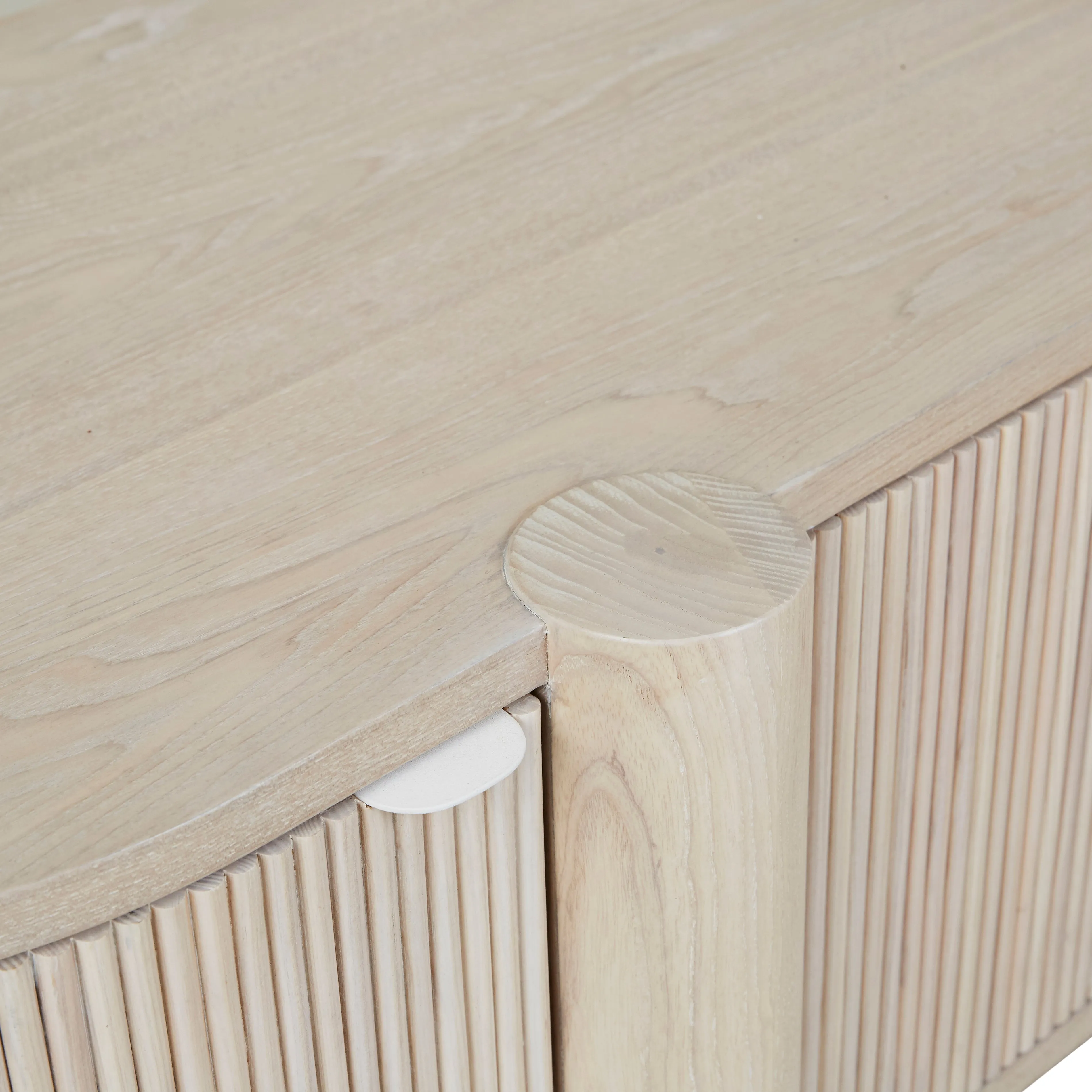 GlobeWest | Artie Ripple Entertainment Unit